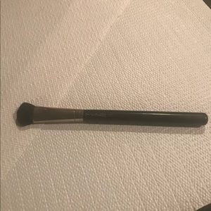 MAC Brush 227